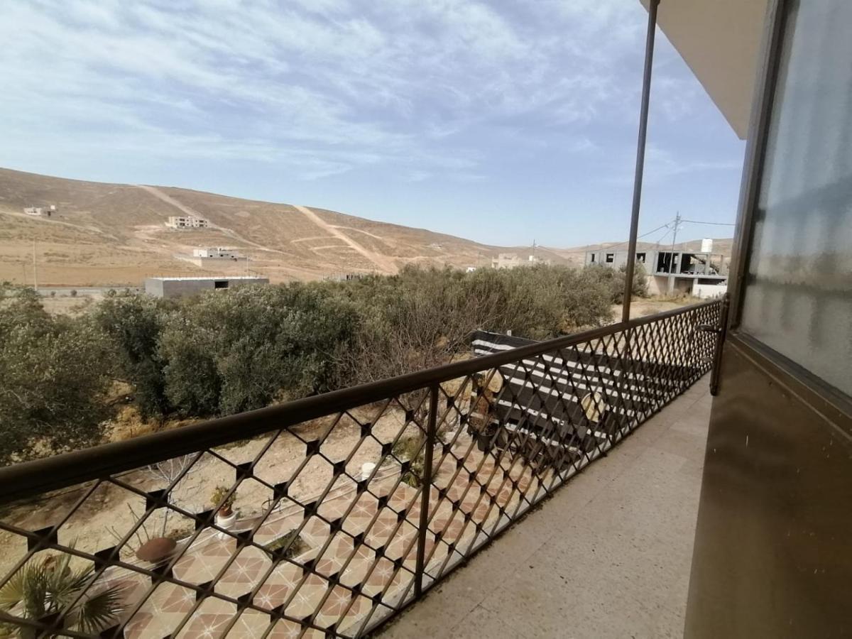 Farmer Stay Hostel Wadi Musa Exterior foto